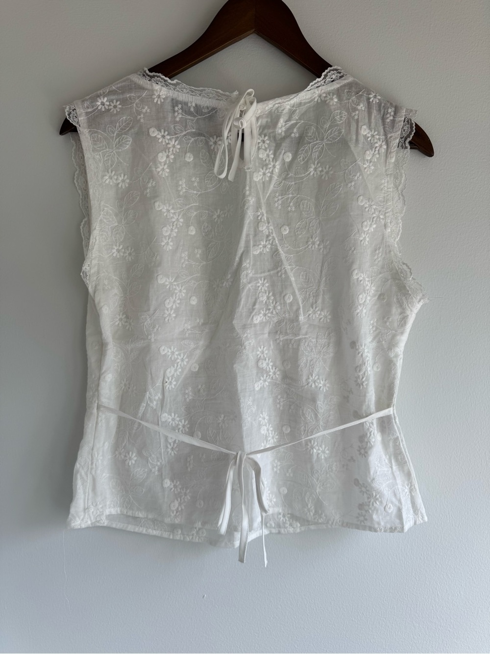 Petal & Pup Tilda White Embroidered Sleeveless Top - Picture 4 of 5